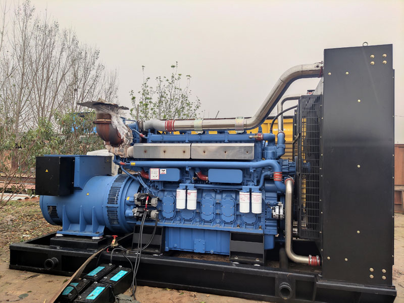 旬邑柴油发电机组更换机油时，应遵循哪些步骤？